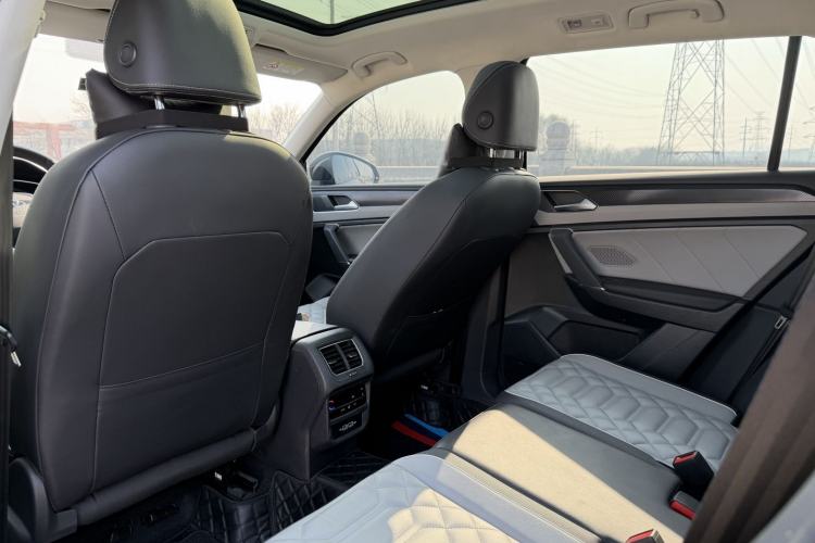 Used Volkswagen Tayron 2024 300TSI Two-Wheel-Drive Luxury Plus Advanced Version
