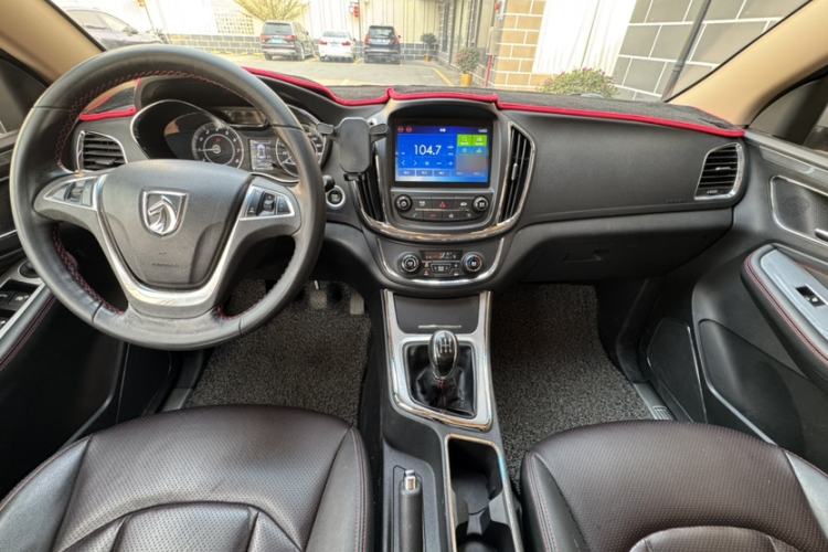 Used Baojun 560 2015 1.8L Manual Luxury Model
