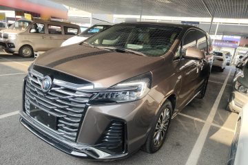 Used Buick GL8 2023 Facelifted Land Cruiser Executive Luxury Version