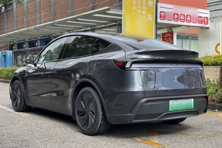 Used Tesla Model Y 2025 Rear-Wheel-Drive Version