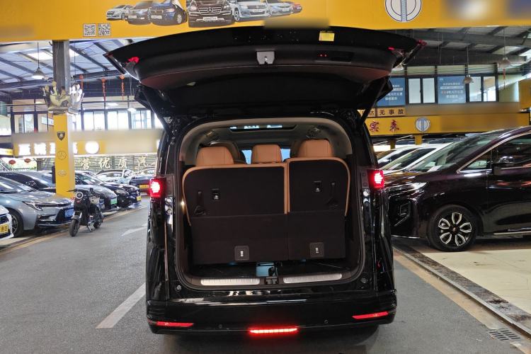 Used Denza D9 2024 DM-i 980 Four-Wheel Drive Flagship Model
