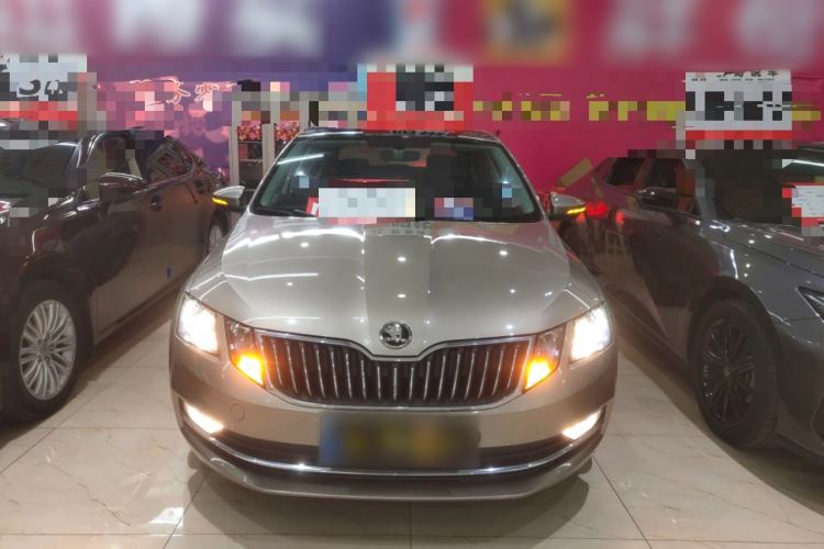 Used Skoda Octavia 2019 1.5L Automatic Smart Drive Luxury Edition China VI Standard