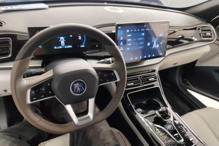 Used BYD Qin PLUS 2023 Champion Edition DM-i 120KM Beyond Model
