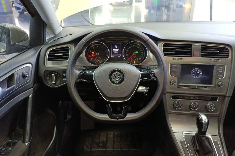 Used Volkswagen Golf 2016 1.6L Automatic Comfort Model
