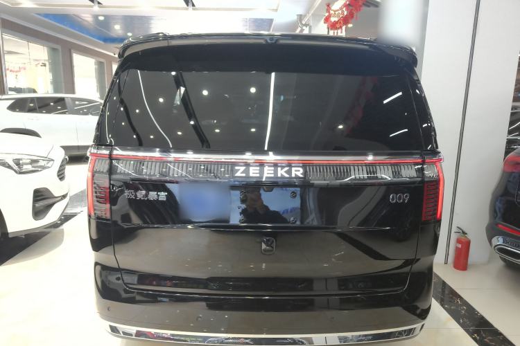 Used Zeekr 009 2024 7-Seater Aisle Version 108 kWh