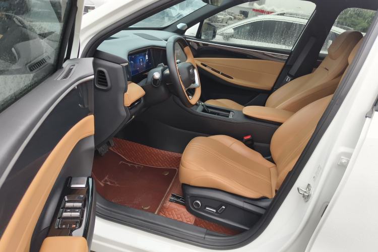 Used  L7 2023 1.5T 115 km MAX
