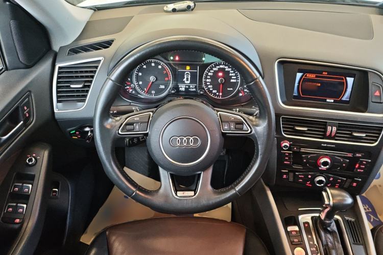 Used Audi Q5 2017 Plus 40 TFSI Ambition Model