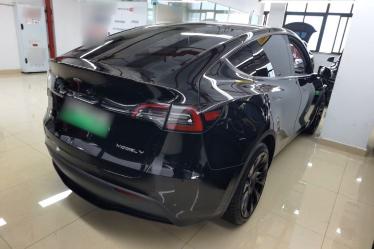 Used Tesla Model Y 2022 Long-Range All-Wheel-Drive Version
