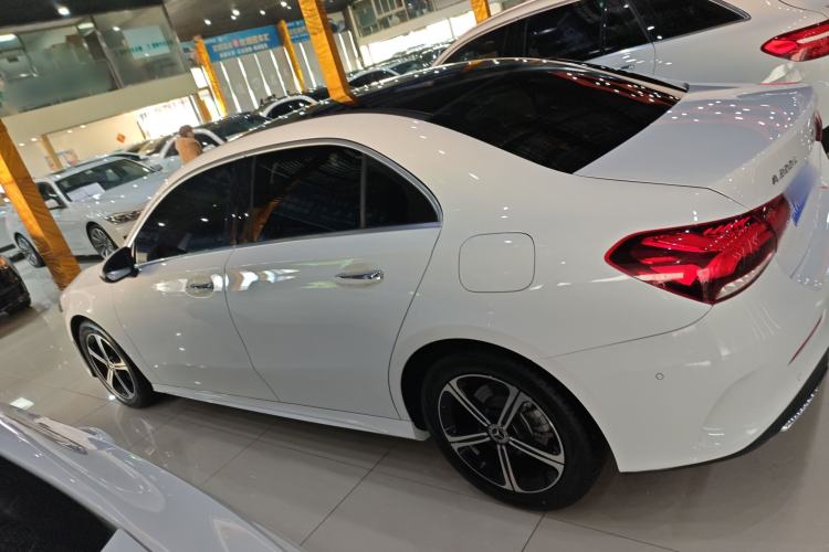 Used Mercedes-Benz A-Class 2022 Revised Version A 200 L Sport Sedan Fashionable Style
