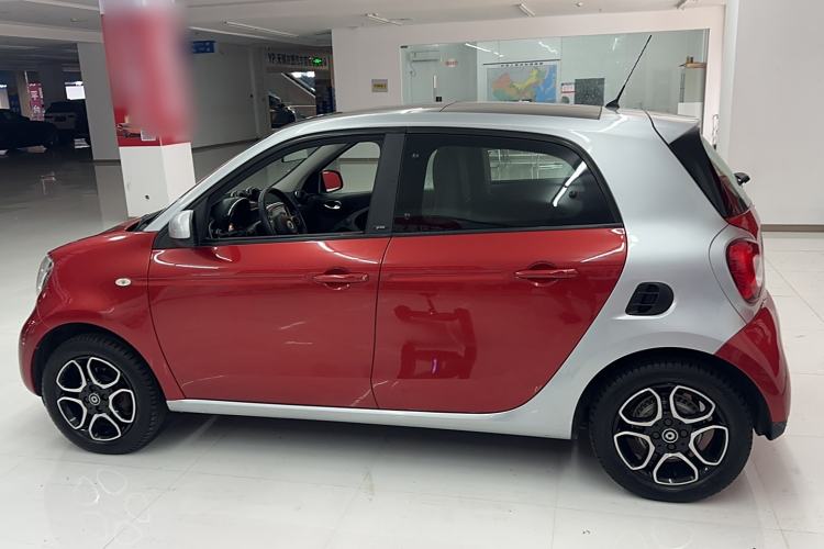 Used  forfour 2016 0.9T 66 kW Pioneer Edition
