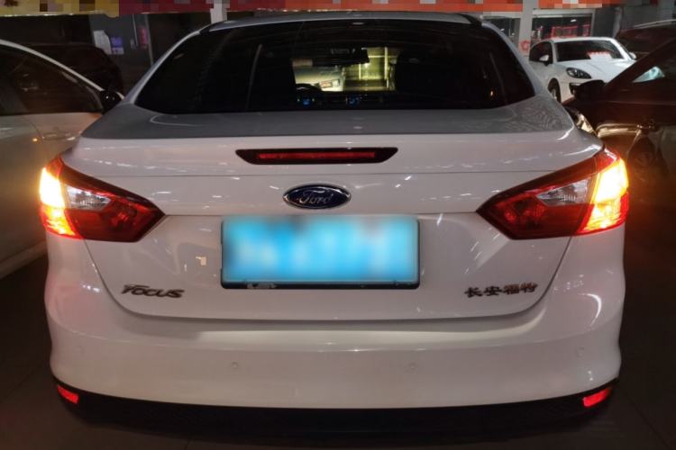 Used Ford Focus 2012 Sedan 1.6L Manual Comfort Model
