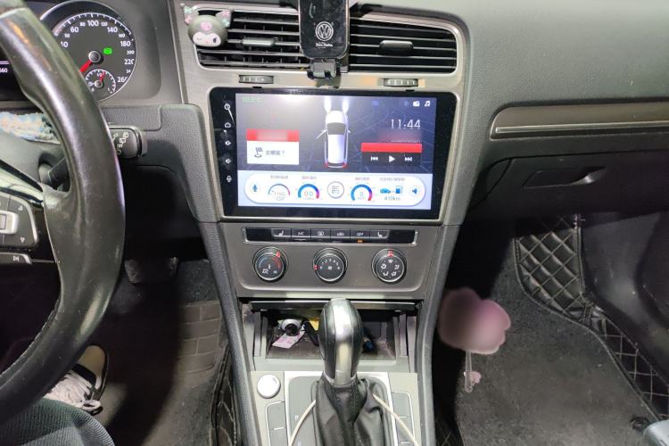 Used Volkswagen Golf 2016 230TSI Automatic Luxury Version
