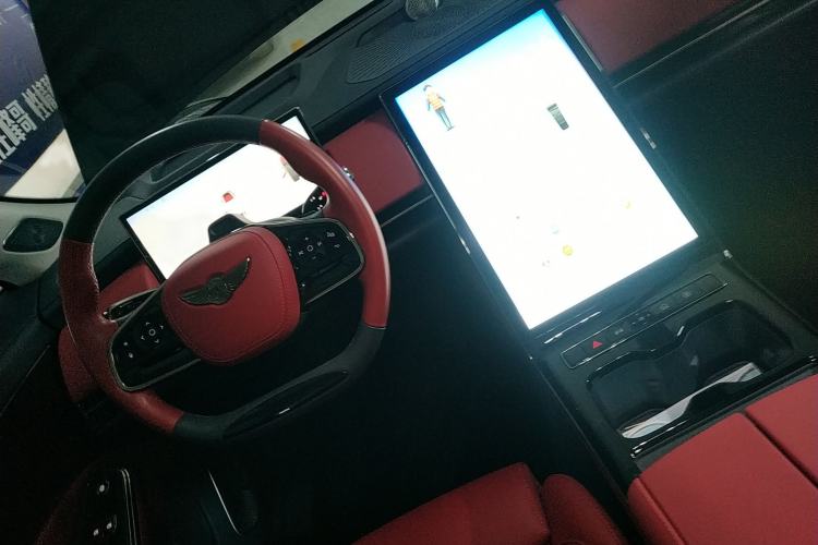 Used  Y6 2024 720 km Rear-Drive Luxury Version