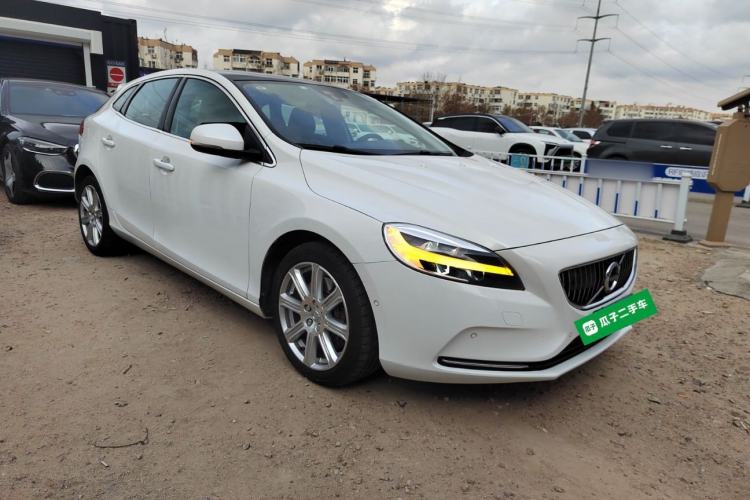 Used Volvo V40 2017 T3 Zhiya Edition
