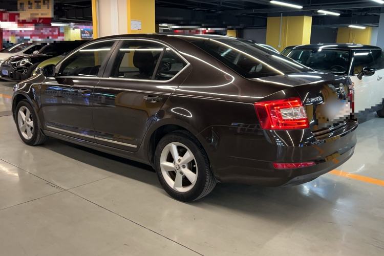 Used Skoda Octavia 2015 1.6L Automatic Yijie Edition

