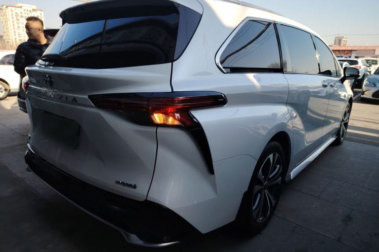 Used Toyota Granvia 2023 2.5L Hybrid Prestige PLUS Edition
