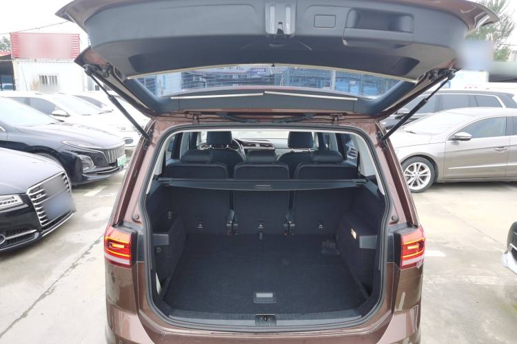 Used Volkswagen Touran 2016 Volkswagen Touran L 280TSI DSG Comfort Edition
