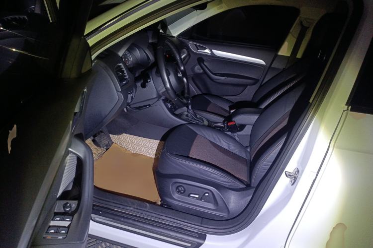 Used Audi Q3 2016 35 TFSI Fashion Model
