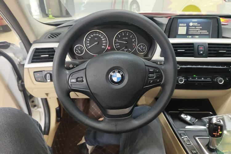 Used BMW 3 Series 2015 316Li Fashion Model
