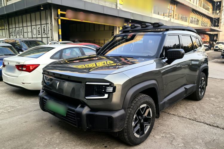 Used  G318 2024 Four-Wheel-Drive Air Suspension Model
