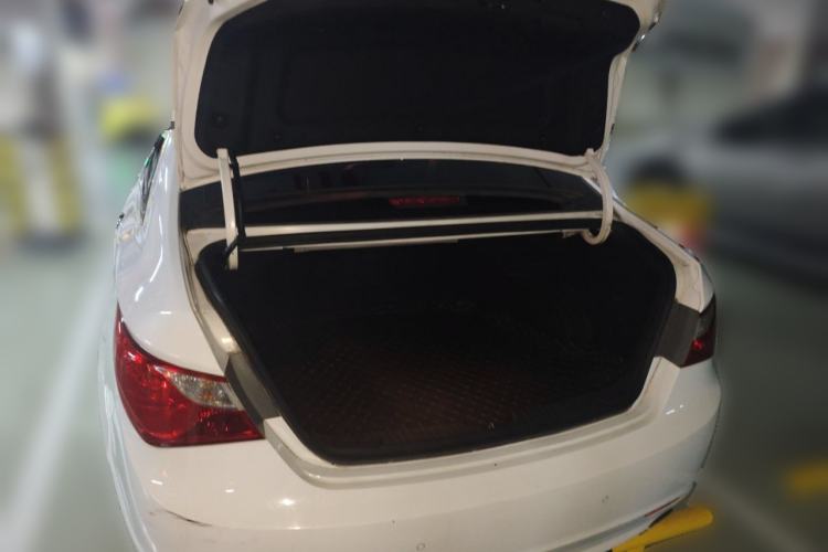 Used Hyundai Sonata 2013 2.4L Automatic Leading Edition China IV Standard