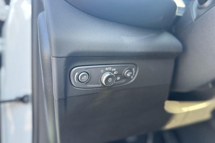 Used Buick Envision 2020 Encore S 652T Four-Wheel Drive Luxury Model
