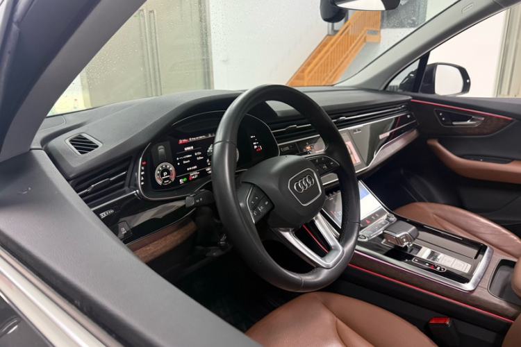 Used Audi Q7 2021 55 TFSI quattro S line Sport model
