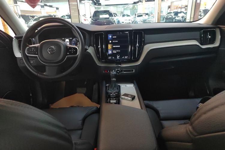 Used Volvo XC60 2021 T5 4x4 Smart Luxury Edition