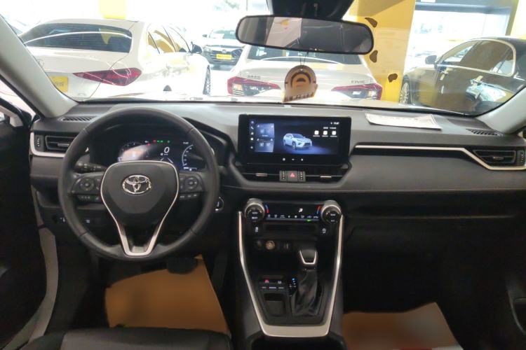 Used Toyota Wildlander 2023 2.0L CVT Two-Wheel Drive Luxury PLUS Edition
