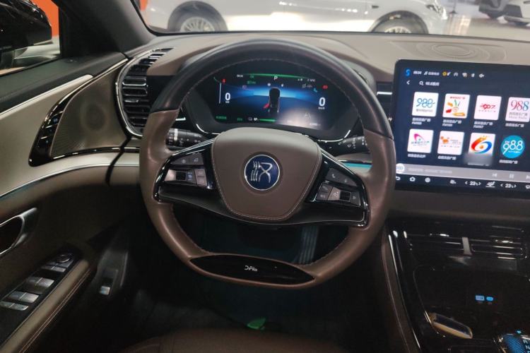 Used BYD Han 2024 EV Glory Edition 506KM Front-Wheel-Drive Premium Model
