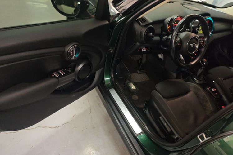 Used  MINI 2016 1.5T COOPER Five-Door Edition
