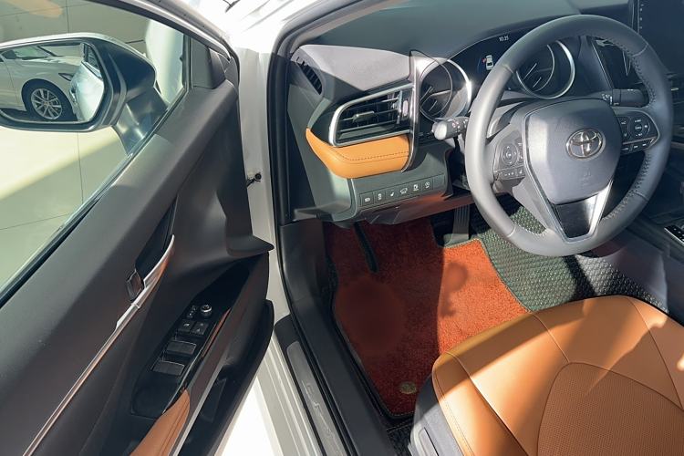 Used Toyota Camry 2021 2.0G Luxury Edition
