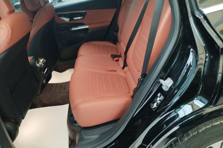 Used Mercedes-Benz GLC 2023 GLC 260 L 4MATIC Luxury 7-Seater
