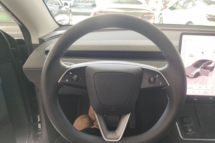 Used Tesla Model Y 2025 Rear-Wheel-Drive Version