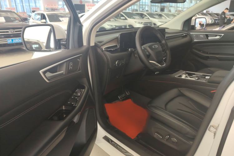 Used Ford Edge 2021 PLUS EcoBoost 245 Two-Wheel-Drive Titanium 7-Seater
