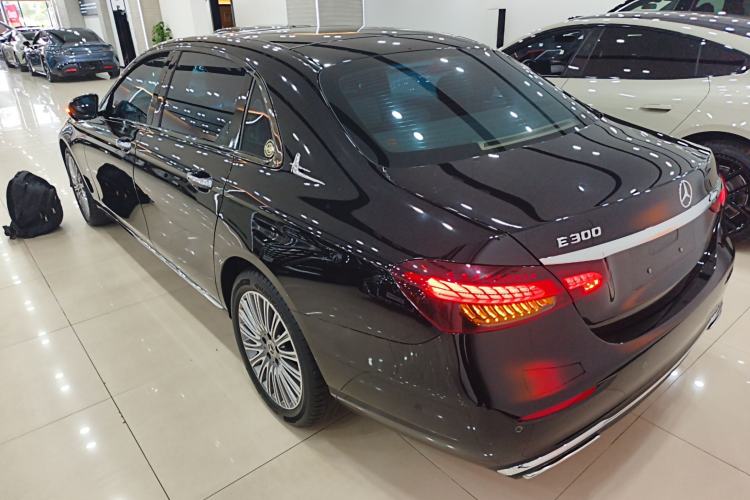 Used Mercedes-Benz E-Class 2023 Updated E 300 L Fashion Edition
