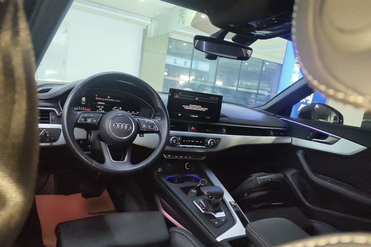 Used Audi A4L 2022 40 TFSI Luxury Dynamic Model
