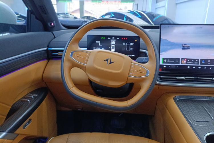 Used  eπ008 2024 210Max Range-Extended Version 6 Seats