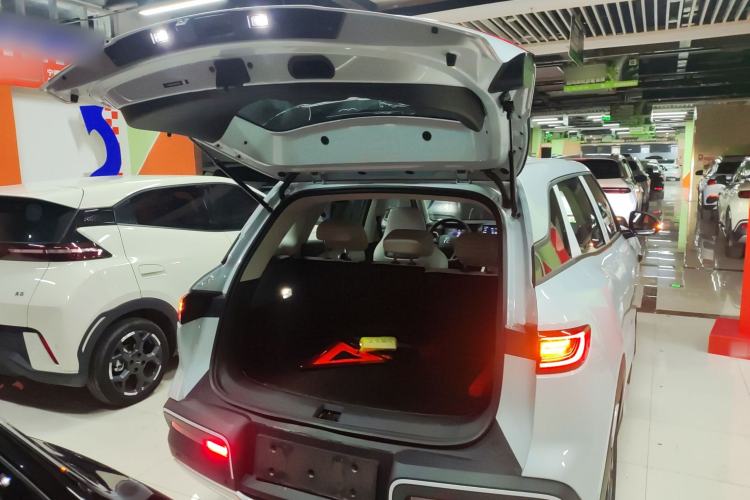 Used BYD Yuan UP 2025 Intelligent Driving Version 401 KM Dynamic Edition
