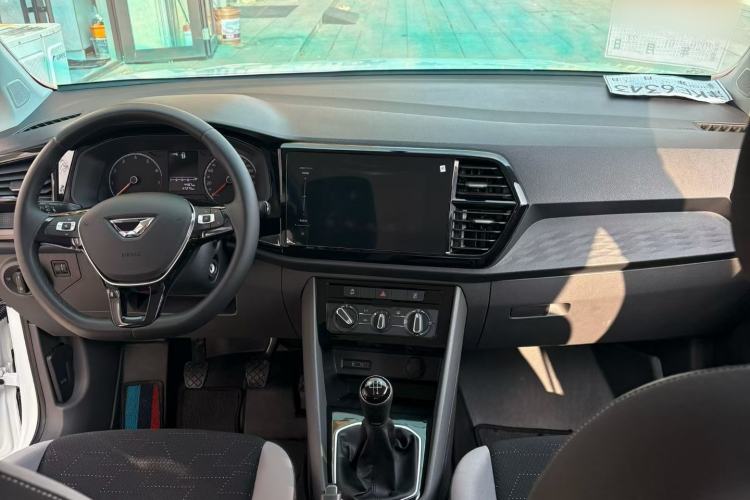 Used Jetta VS5 2022 280TSI Manual Advanced Trim
