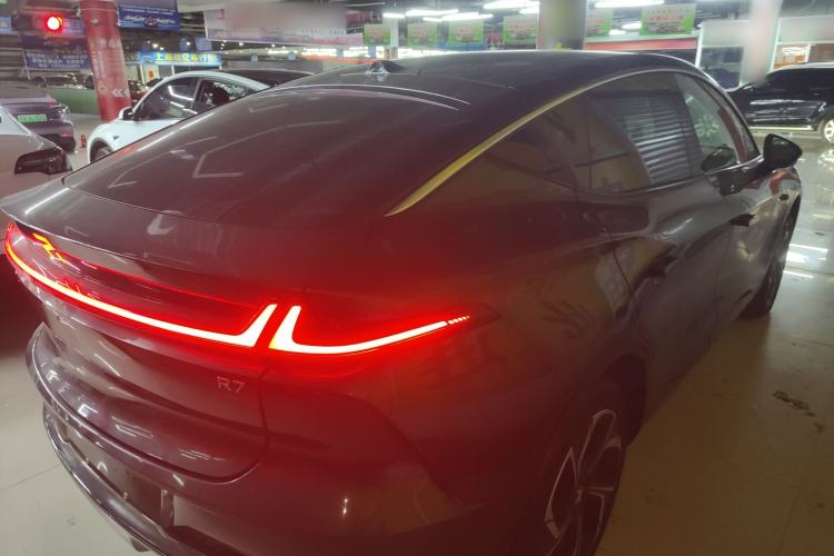 Used  R7 2023 Rear-Drive Screen King Pro Edition
