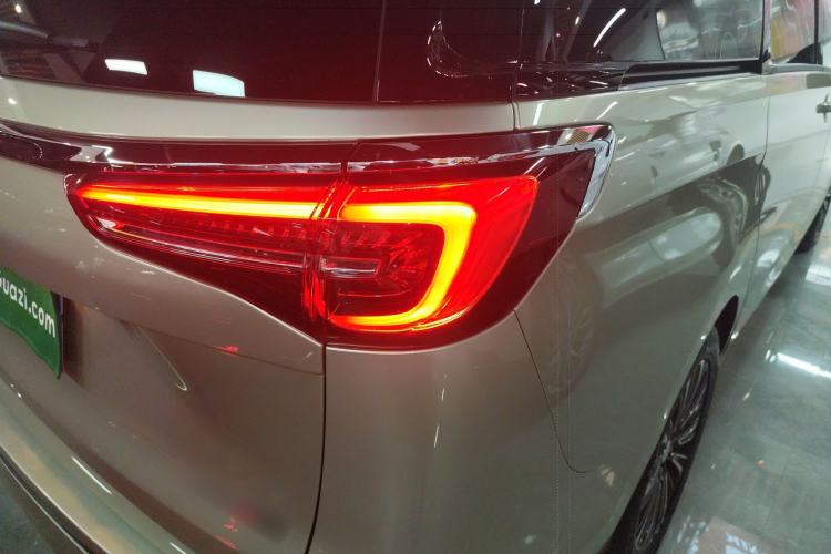 Used Buick GL8 2021 ES Landtrek 653T Luxury Model
