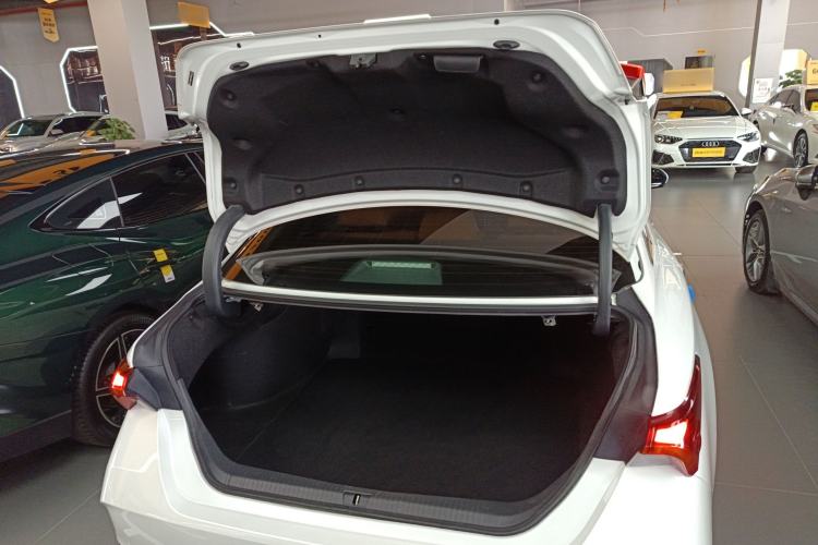 Used Toyota Avalon 2019 Dual-Engine 2.5L XLE Prestige Version China VI Standard
