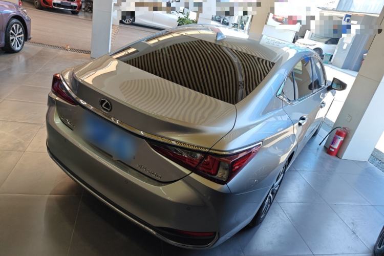 Used Lexus ES 2020 200 Excellence Edition
