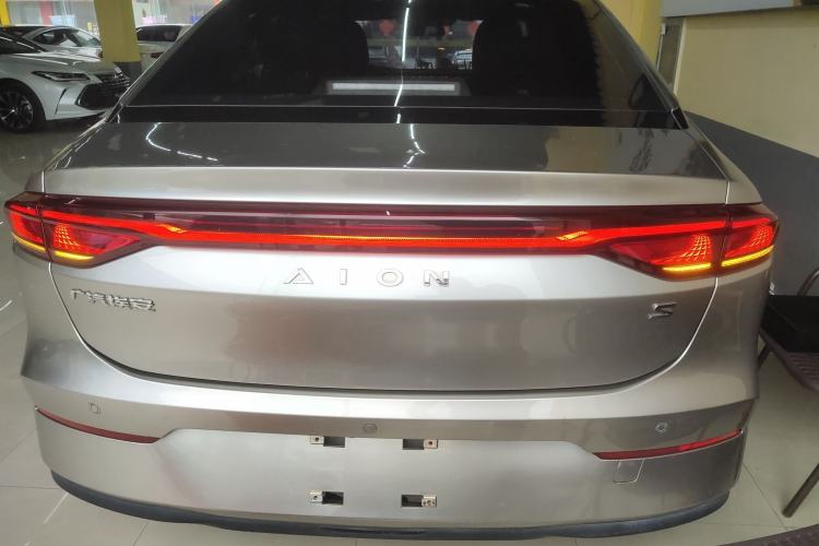 Used AION S 2023 Xuan 580 55.5 kWh Lithium Iron Phosphate