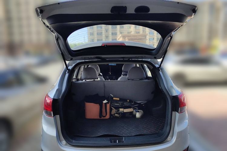 Used Hyundai ix35 2012 2.0L Automatic Two-Wheel Drive New Edition GL
