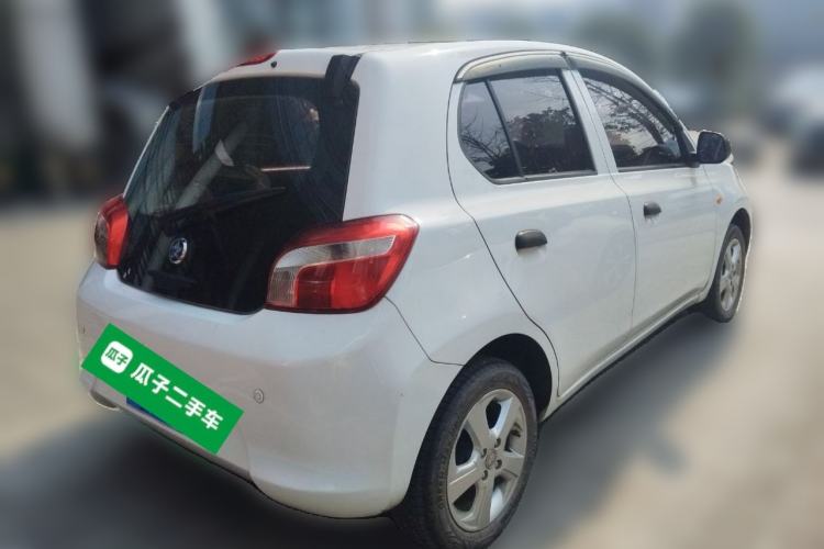 Used Venucia R30 2014 1.2L Manual Luxury Edition