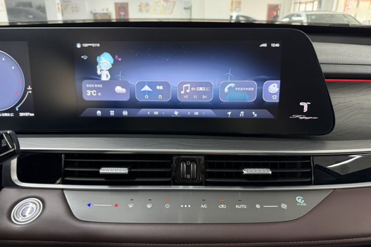 Used Chery Tiggo 8 PLUS 2024 Champion Edition 290TGDI DCT Deluxe Version 5-Seater
