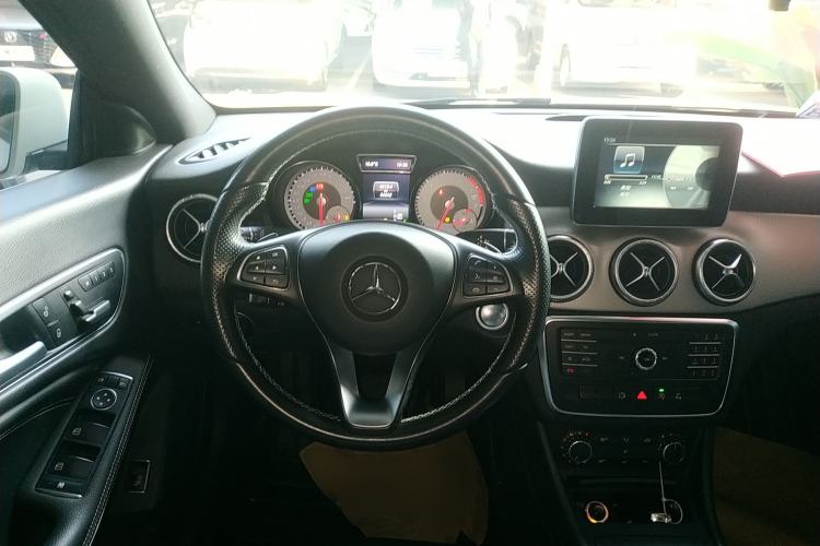 Used Mercedes-Benz CLA 2015 CLA 200
