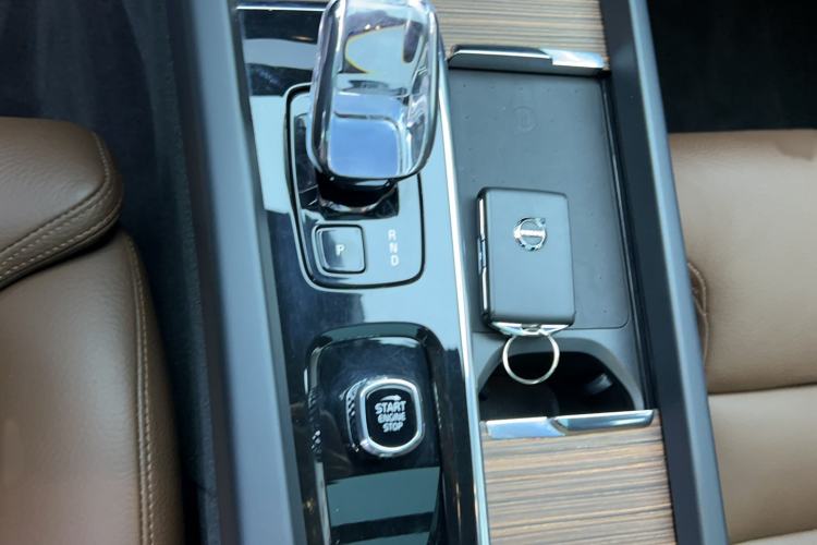 Used Volvo XC60 2023 B5 4x4 Smart Luxury Edition